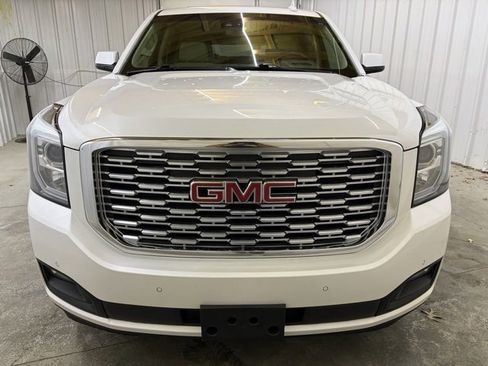 Used 2018 GMC Yukon XL Denali image 2