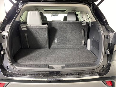 New 2026 Toyota Highlander Platinum image 33