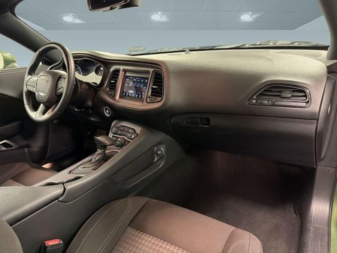 Used 2023 Dodge Challenger SXT RWD image 29