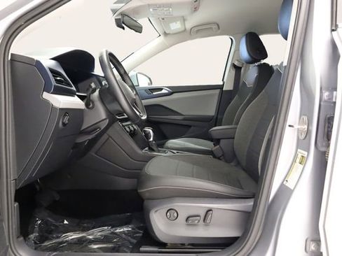 Used 2024 Volkswagen Taos SE FWD image 14