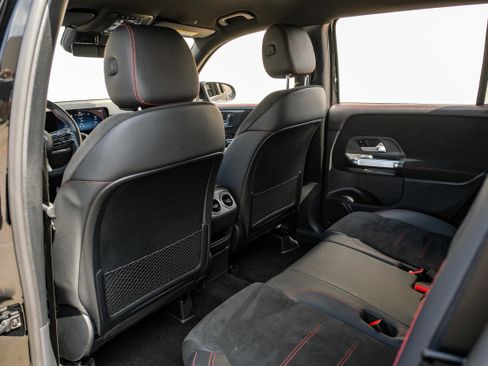 Used 2024 Mercedes-Benz GLB 250 image 33