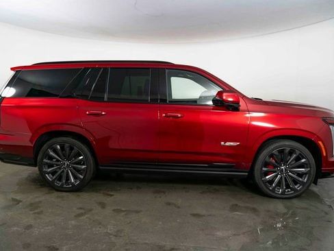 Used 2025 Cadillac Escalade V image 9