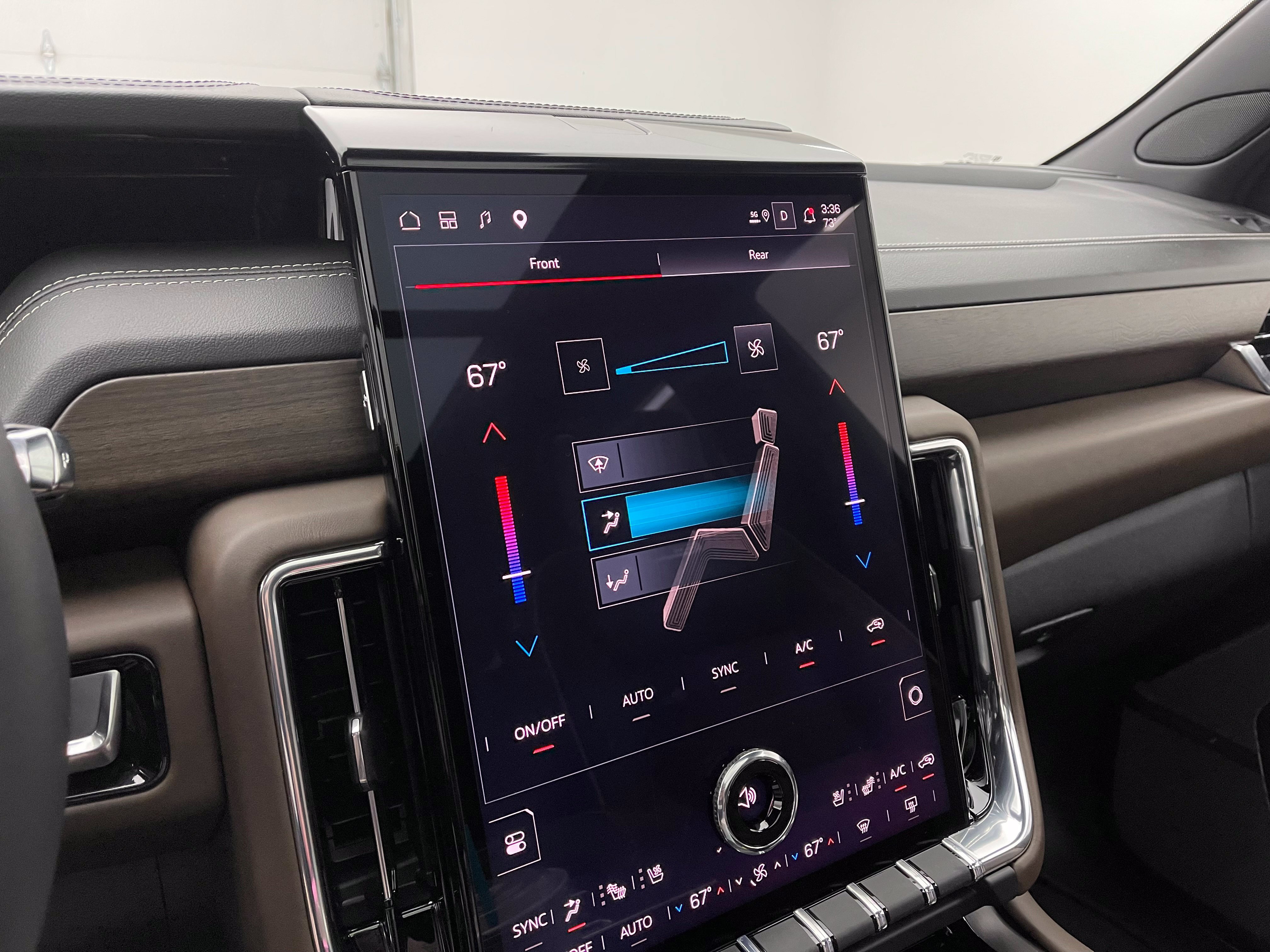 Used 2026 GMC Yukon Denali Ultimate w/ LPO, Floor Liner Package AWD/4WD image 33