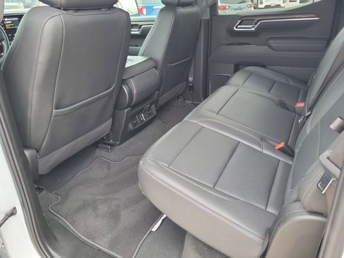 Used 2025 GMC Sierra 1500 SLT image 14