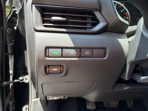Used 2025 Nissan Sentra S w/ Trunk Package FWD image 30