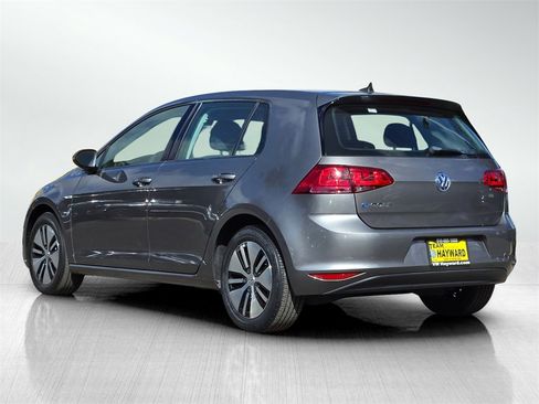 Used 2016 Volkswagen e-Golf SE w/ DC Fast Charging Package image 6