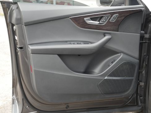 Used 2019 Audi Q8 Prestige image 39