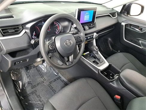 Used 2024 Toyota RAV4 XLE image 18
