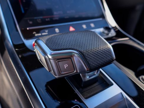 Used 2023 Audi RS Q8 AWD/4WD image 18
