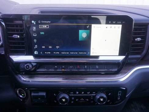 Used 2022 Chevrolet Silverado 1500 RST image 11