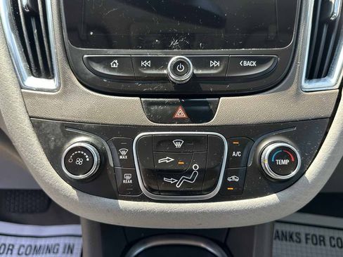 Used 2016 Chevrolet Malibu LT FWD image 18