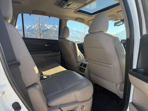 Used 2016 Honda Pilot Touring image 16
