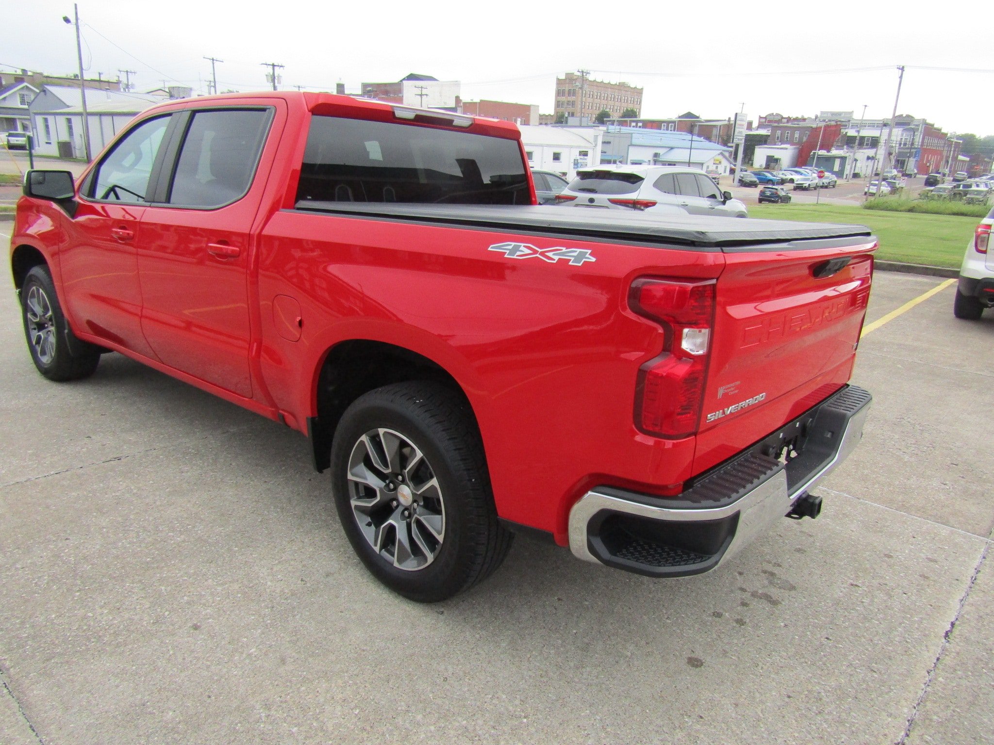 Used 2025 Chevrolet Silverado 1500 LT AWD/4WD image 5
