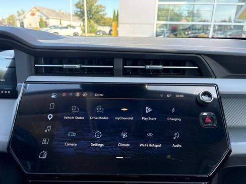 Used 2027 Chevrolet Bolt LT w/ Comfort Package FWD image 16