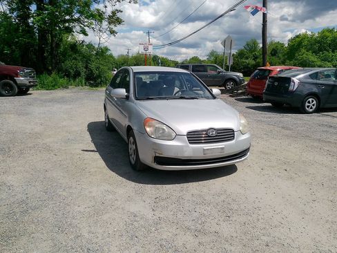 Used 2009 Hyundai Accent GLS w/ Popular Equipment Pkg 5 FWD image 2