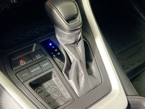 Used 2024 Toyota RAV4 XLE w/ Convenience Package image 25