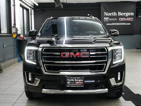 Used 2024 GMC Yukon SLT w/ SLT Luxury Package AWD/4WD image 2