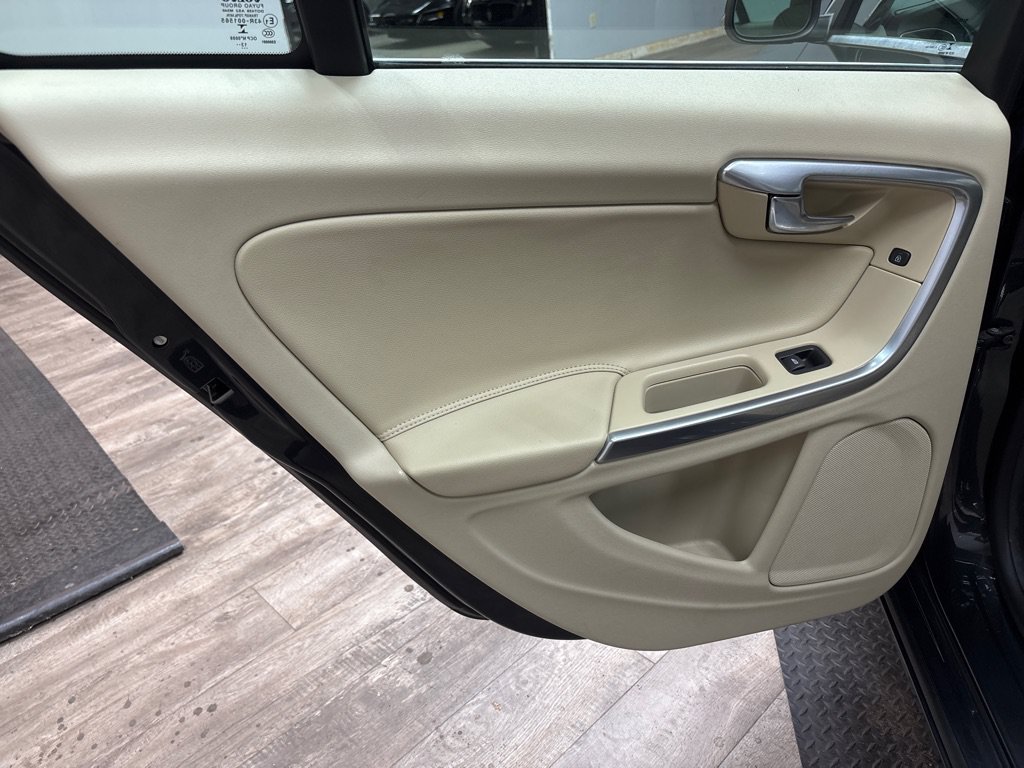 Used 2015 Volvo S60 T5 Premier Plus FWD image 29