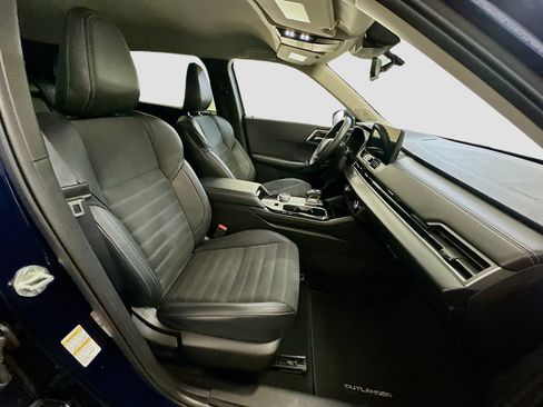 Used 2025 Mitsubishi Outlander SE AWD/4WD image 34