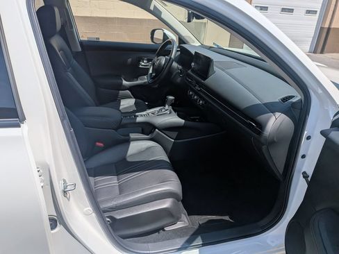 Certified 2024 Honda HR-V EX-L image 35