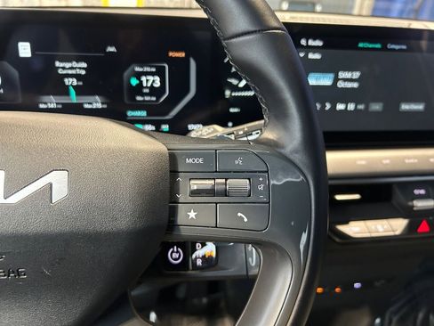 Used 2024 Kia EV9 Wind image 18