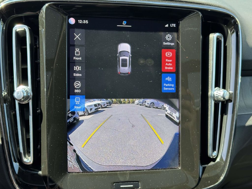 Certified 2023 Volvo XC40 B5 Plus w/ Driver Assist Package AWD/4WD image 26