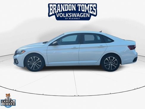 Used 2024 Volkswagen Jetta Sport FWD image 4