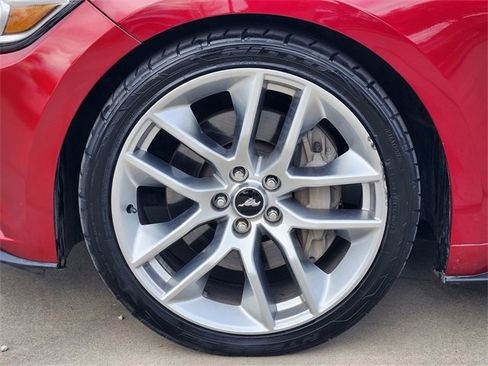 Used 2017 Ford Mustang GT Premium image 21