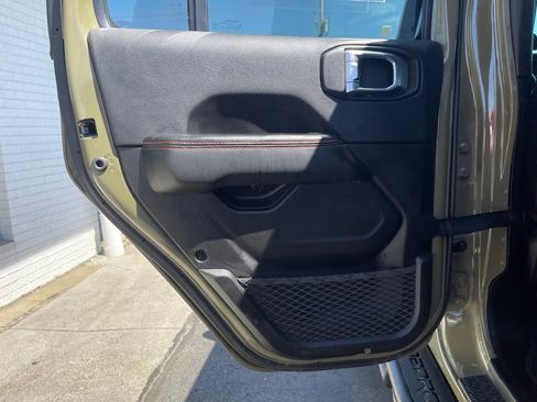 Used 2025 Jeep Gladiator Rubicon AWD/4WD image 12