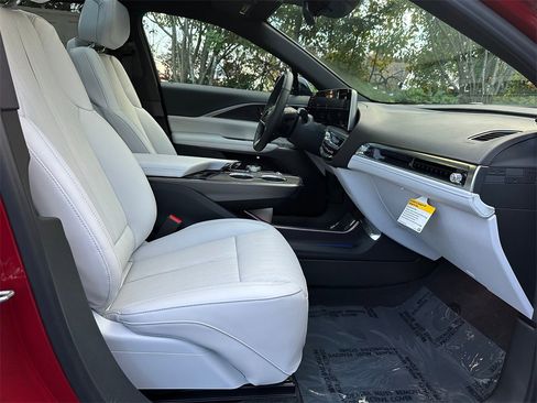 New 2026 Cadillac Lyriq Sport image 10