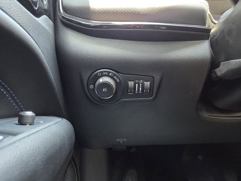 New 2026 Jeep Compass Latitude image 37