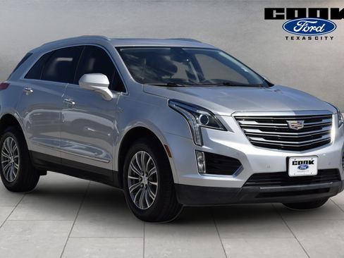 Used 2018 Cadillac XT5 Luxury w/ Driver Awareness Package FWD image 2