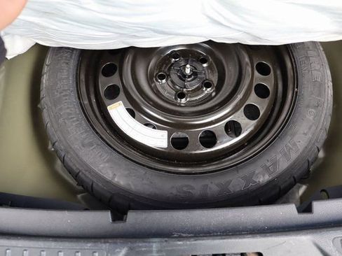 Used 2021 Ford Explorer XLT w/ Equipment Group 202A image 23