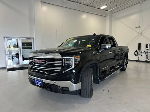 Used 2023 GMC Sierra 1500 SLT w/ SLT Convenience Package AWD/4WD image 10