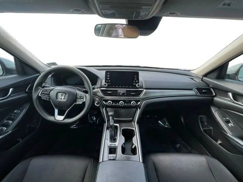 Used 2018 Honda Accord LX image 10