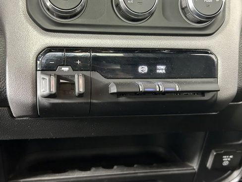 Used 2023 RAM 2500 Big Horn w/ Cold Weather Group image 25
