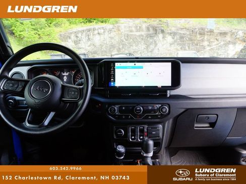 Used 2025 Jeep Wrangler Sport AWD/4WD image 4