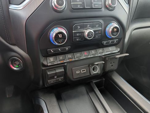 Used 2020 GMC Sierra 2500 Denali w/ Denali Ultimate Package image 25