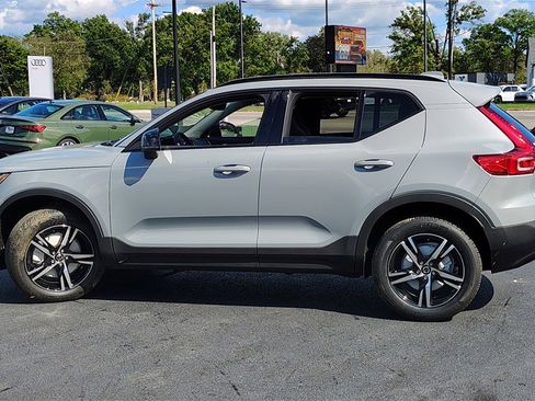 New 2026 Volvo XC40 B5 Core w/ Climate Package image 5