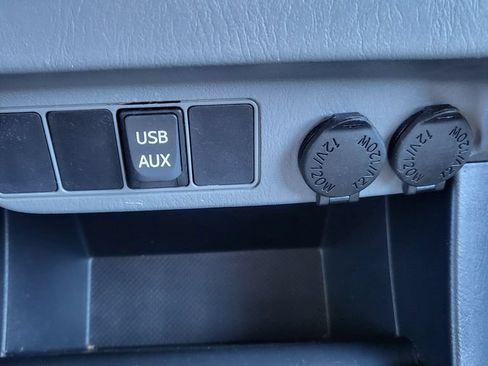 Used 2013 Toyota Tacoma PreRunner w/ SR5 Pkg RWD image 32