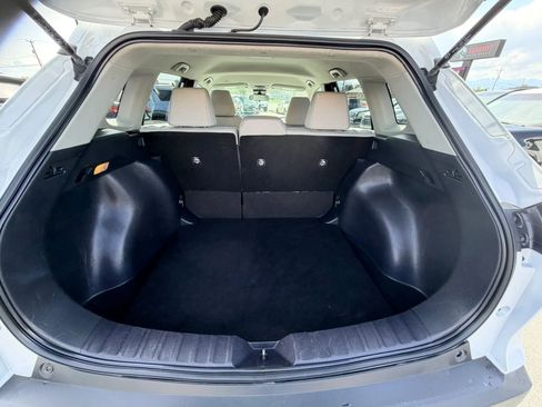 Used 2022 Toyota Corolla Cross LE image 15