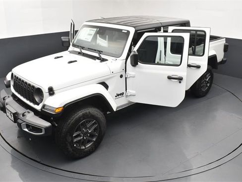 New 2025 Jeep Gladiator Sport image 30