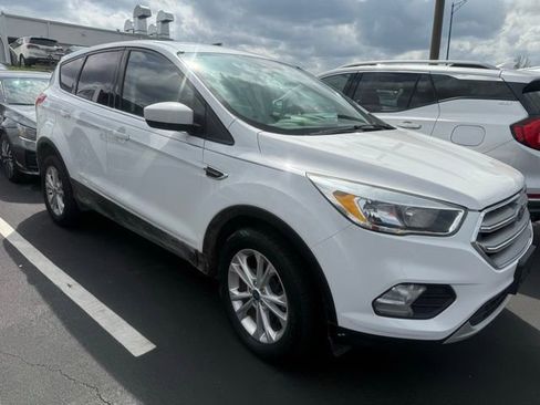 Used 2017 Ford Escape SE w/ SE Cold Weather Package image 2