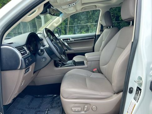 Certified 2023 Lexus GX 460 Premium w/ Premium Package AWD/4WD image 12