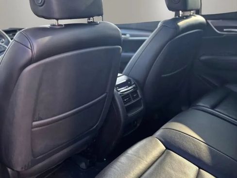 Used 2018 Cadillac XT5 Premium Luxury FWD image 18