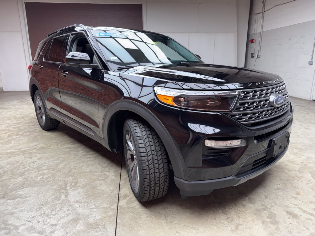 Certified 2022 Ford Explorer XLT w/ Equipment Group 202A AWD/4WD image 8