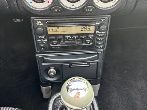 Used 2000 Toyota MR2 image 20