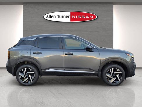New 2026 Nissan Kicks SV FWD image 5