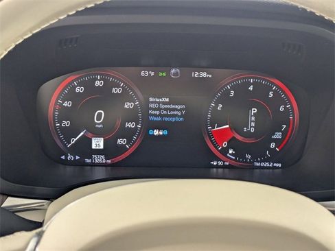 Used 2021 Volvo XC60 T5 Momentum w/ Protection Package Premier image 18