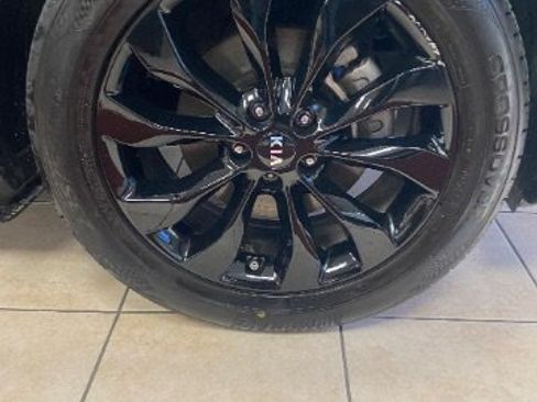 Used 2020 Kia Sorento S FWD image 28